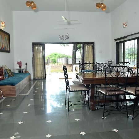Whispering Woods Villa And Eco Farms 罗纳瓦拉 外观 照片