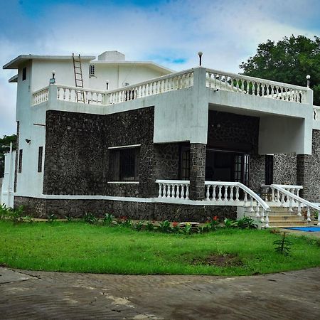 Whispering Woods Villa And Eco Farms 罗纳瓦拉 外观 照片
