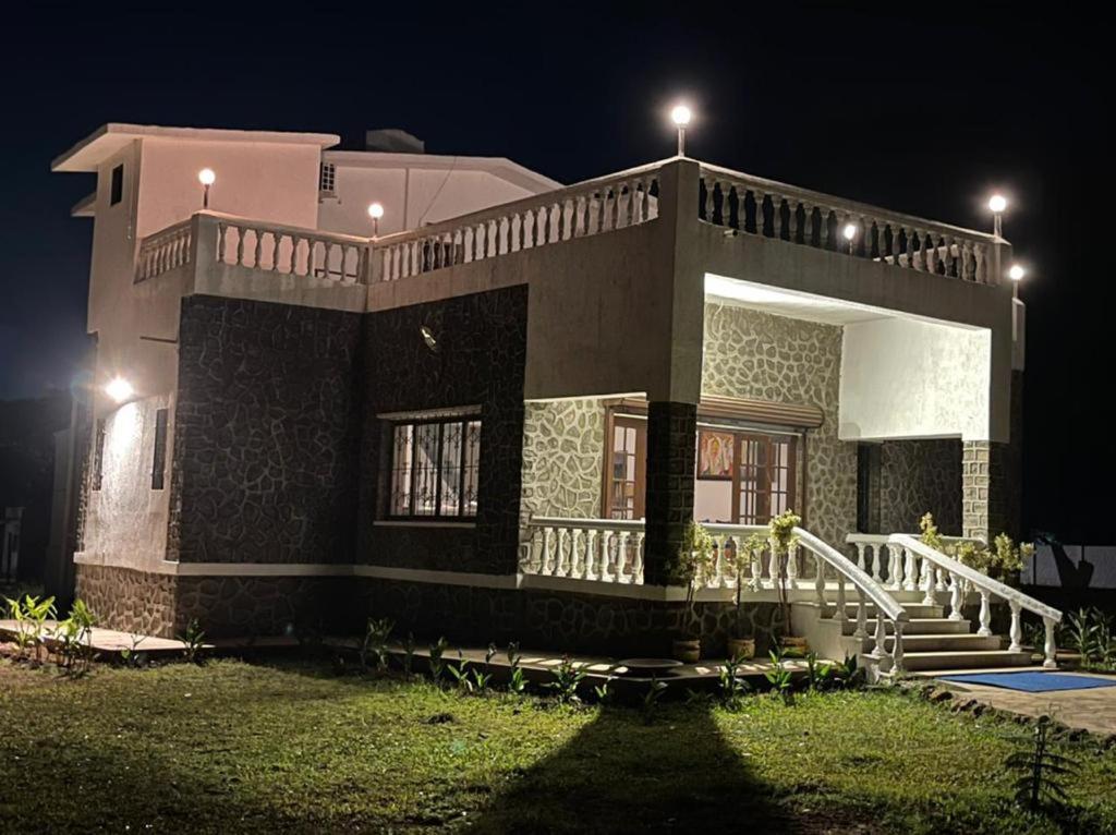 Whispering Woods Villa And Eco Farms 罗纳瓦拉 外观 照片